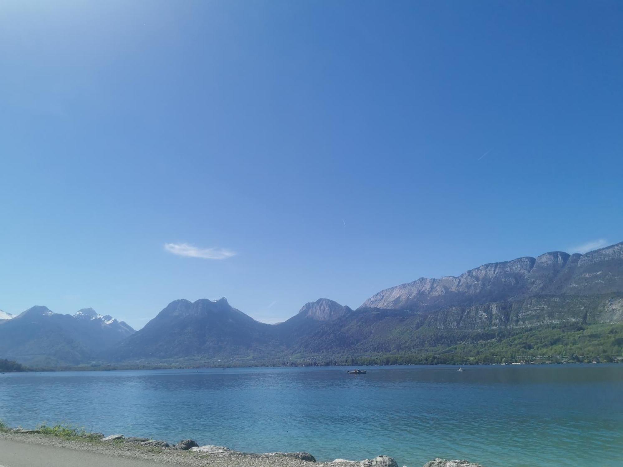 Charmant Appartement A 1 Minute Du Lac Annecy Exterior foto