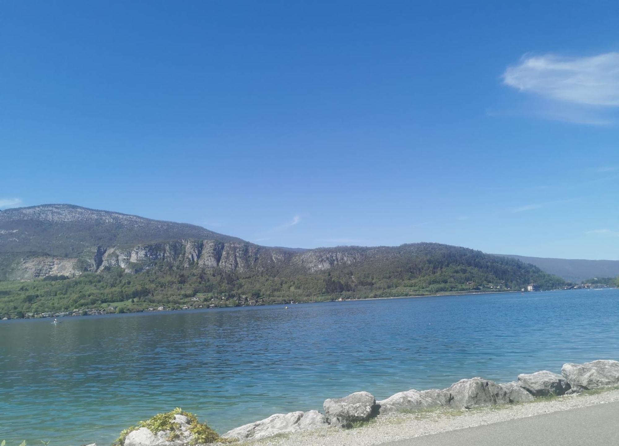 Charmant Appartement A 1 Minute Du Lac Annecy Exterior foto